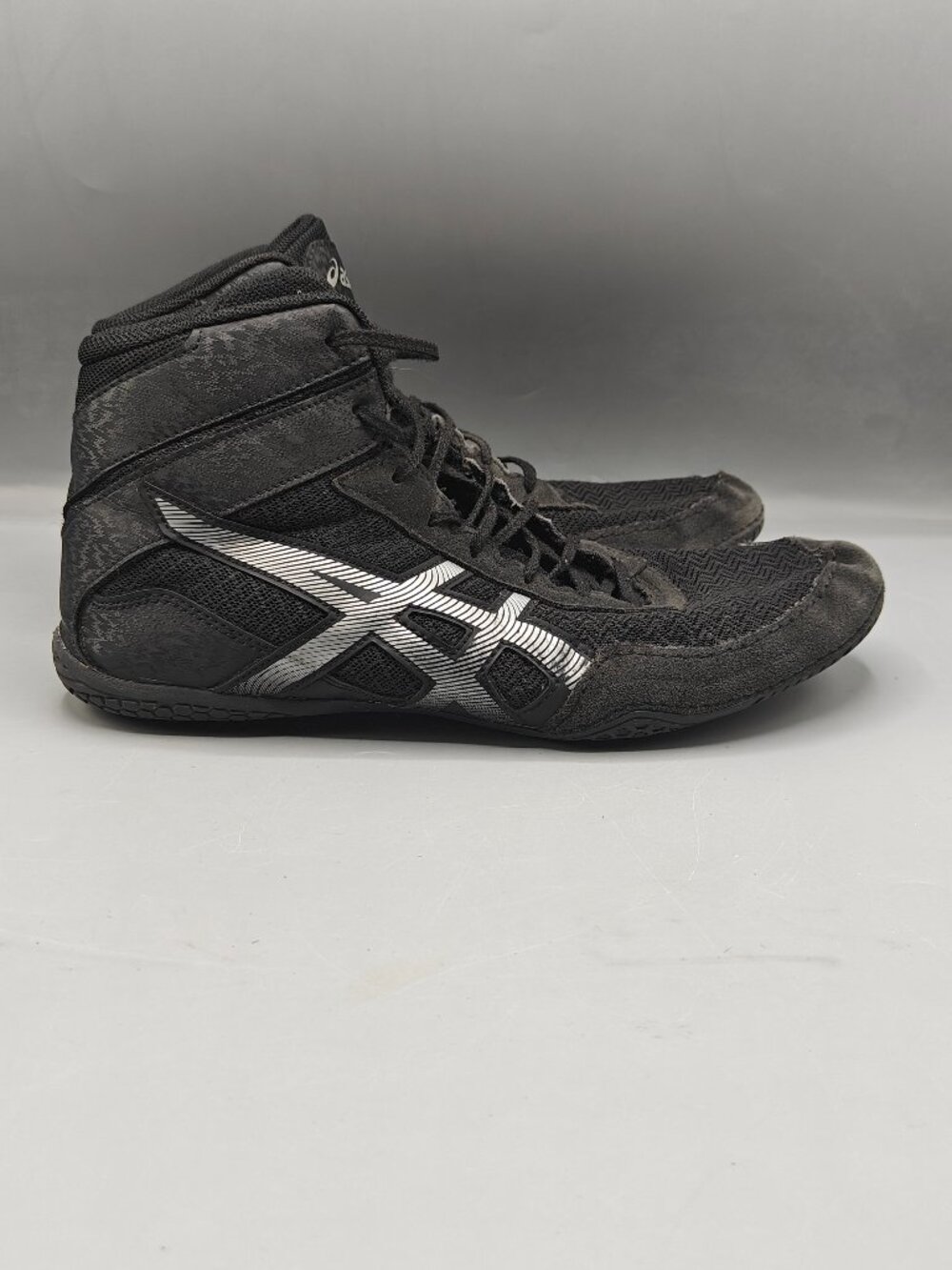 ASICS 1081A053 Matflex Wrestling Shoes Black Gray Men's Size 10.5 Pre-Owned